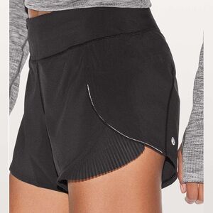 Lululemon Play off the Pleats Shorts